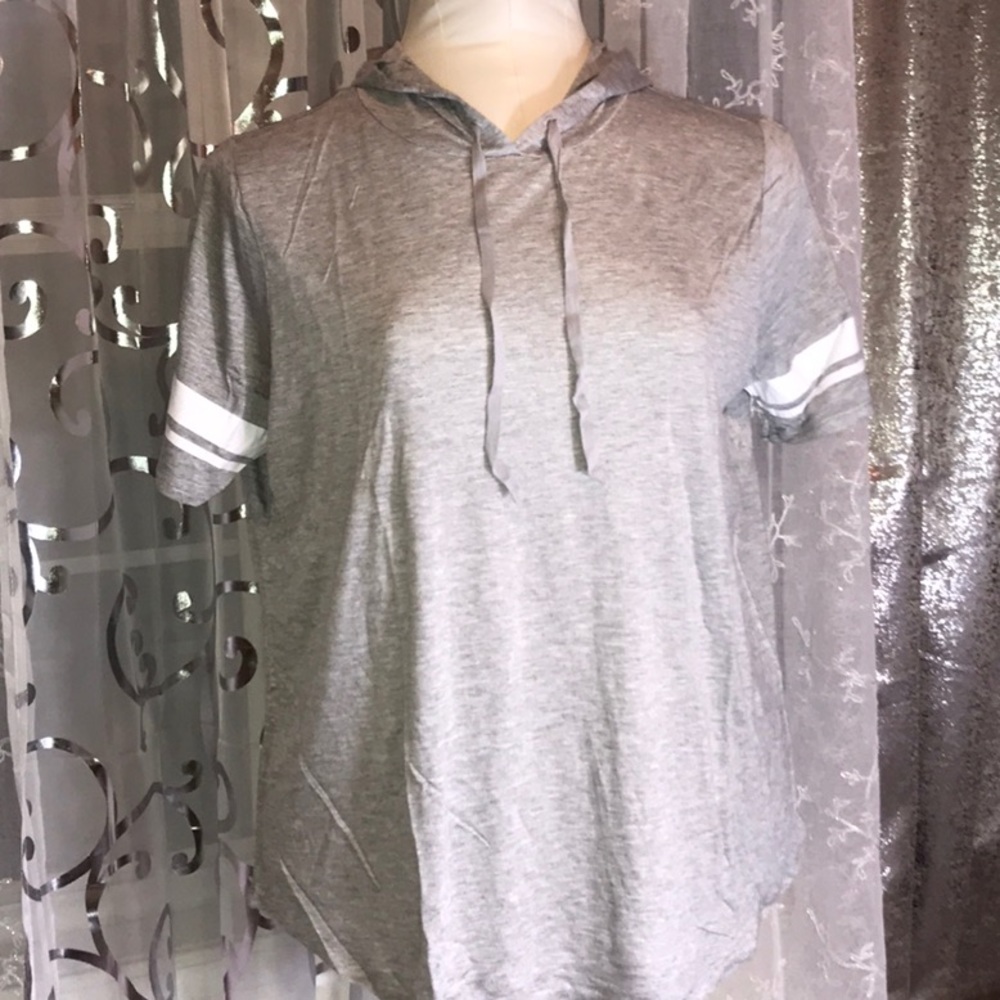 Short sleeve hoodie 🐇NWT